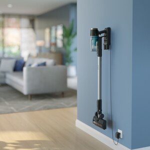 Aspirator vertical PHILIPS XC3133/01, 25.2 V, 0.27l, autonomie max 60 min, PowerCyclone 8, negru-albastru Aspirator vertical PHILIPS XC3133/01, 25.2 V, 0.27l, autonomie max 60 min, PowerCyclone 8, negru-albastru
