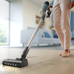 Aspirator vertical PHILIPS XC3133/01, 25.2 V, 0.27l, autonomie max 60 min, PowerCyclone 8, negru-albastru Aspirator vertical PHILIPS XC3133/01, 25.2 V, 0.27l, autonomie max 60 min, PowerCyclone 8, negru-albastru