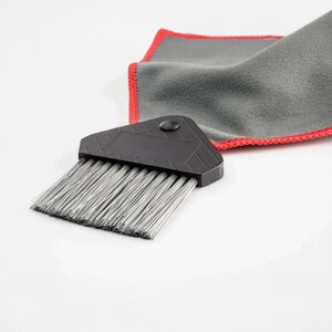 Laveta microfibra cu perie WALSER 16163, 40 x 40cm, 1buc Laveta microfibra cu perie WALSER 16163, 40 x 40cm, 1buc