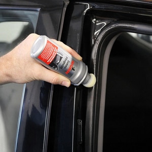 Spray intretinere cauciuc si plastic NIGRIN 74653, 75ml Spray intretinere cauciuc si plastic NIGRIN 74653, 75ml