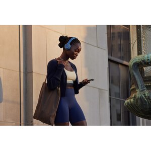 Casti BEATS Solo 4, Bluetooth, On-ear, Microfon, Noise Cancelling, Slate Blue Casti BEATS Solo 4, Bluetooth, On-ear, Microfon, Noise Cancelling, Slate Blue