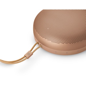 Boxa portabila BANG & OLUFSEN Beosound A1 3rd Gen, 60W, Bluetooth, IP67, Honey Tone Boxa portabila BANG & OLUFSEN Beosound A1 3rd Gen, 60W, Bluetooth, IP67, Honey Tone