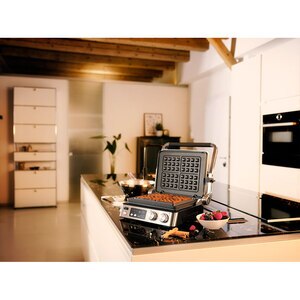 Gratar electric BRAUN MultiGrill 7 CG 7044, 2000W, argintiu-negru Gratar electric BRAUN MultiGrill 7 CG 7044, 2000W, argintiu-negru