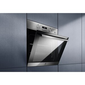 Cuptor incorporabil ELECTROLUX EOD3C70X, Electric, Autocuratare Catalitica, 72 l, Clasa A, negru-inox Cuptor incorporabil ELECTROLUX EOD3C70X, Electric, Autocuratare Catalitica, 72 l, Clasa A, negru-inox
