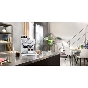 Espressor manual DELONGHI La Specialista Arte EC9155.W, 1.5l, 1300W, 15 bar, functia Active Temperature Control, alb-argintiu Espressor manual DELONGHI La Specialista Arte EC9155.W, 1.5l, 1300W, 15 bar, functia Active Temperature Control, alb-argintiu