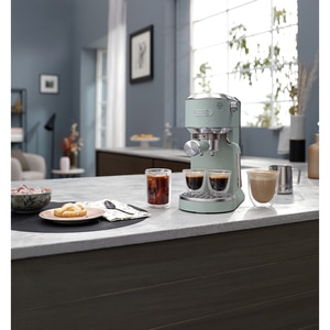 Espressor manual DELONGHI Dedica Duo EC890.GR, 1.1l, 1450W, 15 bar, sistem Cappuccino, verde-argintiu Espressor manual DELONGHI Dedica Duo EC890.GR, 1.1l, 1450W, 15 bar, sistem Cappuccino, verde-argintiu
