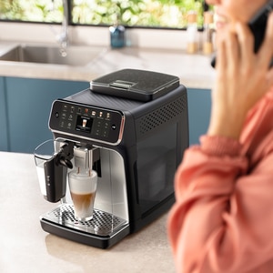 Espressor automat PHILIPS Seria 4400 EP4446/70, 1.8l, 1500W, 15 bar, argintiu-negru Espressor automat PHILIPS Seria 4400 EP4446/70, 1.8l, 1500W, 15 bar, argintiu-negru