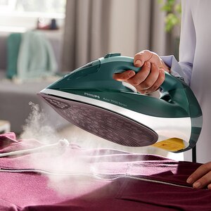 Fier de calcat PHILIPS Seria 7000 DST7031/70, 2800W, 250g/min, 300ml, talpa SteamGlide Plus, verde-alb Fier de calcat PHILIPS Seria 7000 DST7031/70, 2800W, 250g/min, 300ml, talpa SteamGlide Plus, verde-alb