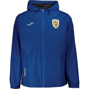 Jacheta fotbal de ploaie JOMA Echipa Nationala de Fotbal a Romaniei 2023, marimea L, albastru Jacheta fotbal de ploaie JOMA Echipa Nationala de Fotbal a Romaniei 2023, marimea L, albastru