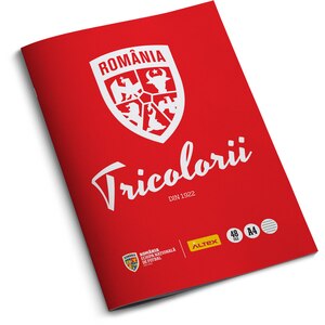 Pachet 6 Caiete A4 ECHIPA NATIONALA DE FOTBAL A ROMANIEI Tricolorii, 3 dictando + 3 matematica, 2+48 file, legatura capsata, multicolor Pachet 6 Caiete A4 ECHIPA NATIONALA DE FOTBAL A ROMANIEI Tricolorii, 3 dictando + 3 matematica, 2+48 file, legatura capsata, multicolor