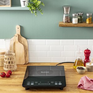 Plita cu inductie TEFAL EveryDay Slim IH210801, 1 arzator, 2100W, negru Plita cu inductie TEFAL EveryDay Slim IH210801, 1 arzator, 2100W, negru