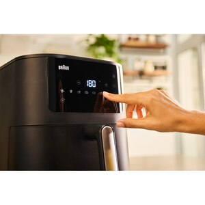 Friteuza cu aer cald BRAUN MultiFry 5 HF5030, 6l, 1.4kg, 1700W, negru-argintiu Friteuza cu aer cald BRAUN MultiFry 5 HF5030, 6l, 1.4kg, 1700W, negru-argintiu