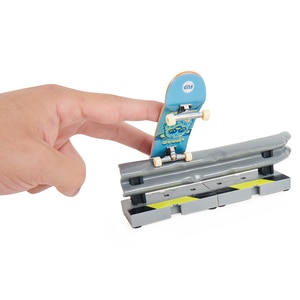 Joc educativ TECH DECK Series - Obstacol si fingerboard Lucas 20139398, 6 ani+, multicolor Joc educativ TECH DECK Series - Obstacol si fingerboard Lucas 20139398, 6 ani+, multicolor