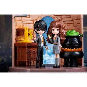Set figurina SPINMASTER Harry Potter - Magical Minis Ora de potiuni 6061847, 5 ani+, multicolor Set figurina SPINMASTER Harry Potter - Magical Minis Ora de potiuni 6061847, 5 ani+, multicolor