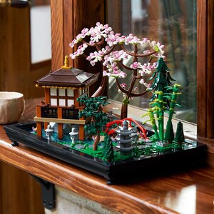 LEGO Icons: Gradina serena 10315, 18 ani+, 1363 piese LEGO Icons: Gradina serena 10315, 18 ani+, 1363 piese