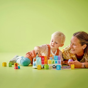 LEGO DUPLO: Camion cu alfabet 10421, 2 ani+, 36 piese LEGO DUPLO: Camion cu alfabet 10421, 2 ani+, 36 piese