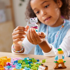 LEGO Classic: Animalute creative 11034, 5 ani+, 450 piese LEGO Classic: Animalute creative 11034, 5 ani+, 450 piese