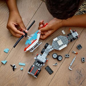 LEGO Creator 3in1: Camioneta-platforma cu elicopter 31146, 7 ani+, 270 piese LEGO Creator 3in1: Camioneta-platforma cu elicopter 31146, 7 ani+, 270 piese