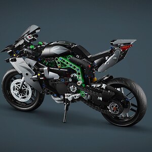 LEGO Technic: Motocicleta Kawasaki Ninja H2R 42170, 10 ani+, 643 piese LEGO Technic: Motocicleta Kawasaki Ninja H2R 42170, 10 ani+, 643 piese