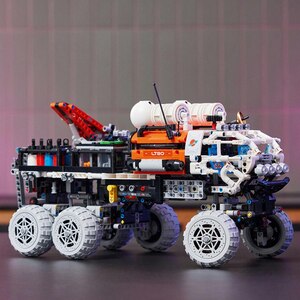 LEGO Technic: Rover de explorare martiana cu echipaj uman 42180, 11 ani+, 1599 piese LEGO Technic: Rover de explorare martiana cu echipaj uman 42180, 11 ani+, 1599 piese