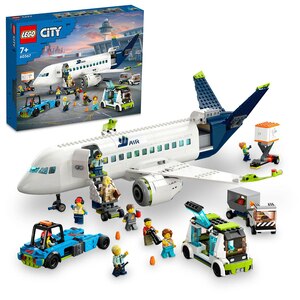 LEGO City: Avion de pasageri 60367, 7 ani+, 913 piese LEGO City: Avion de pasageri 60367, 7 ani+, 913 piese