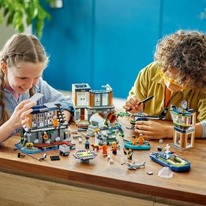 LEGO City: Insula - Inchisoare 60419, 7 ani+, 980 piese LEGO City: Insula - Inchisoare 60419, 7 ani+, 980 piese