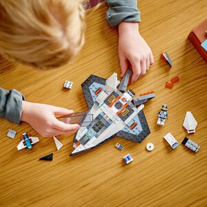 LEGO City: Nava spatiala interstelara 60430, 6 ani+, 240 piese LEGO City: Nava spatiala interstelara 60430, 6 ani+, 240 piese