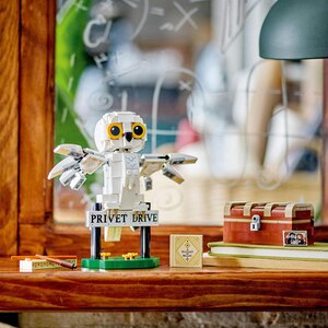 LEGO Harry Potter: TM Hedwig pe Privet Drive nr. 4 76425, 7 ani+, 337 piese LEGO Harry Potter: TM Hedwig pe Privet Drive nr. 4 76425, 7 ani+, 337 piese