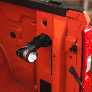 Lanterna NEBO Luxtreme SL25R, 500 lumeni, acumulator, negru Lanterna NEBO Luxtreme SL25R, 500 lumeni, acumulator, negru