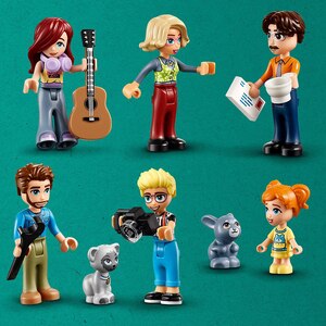 LEGO Friends: Casele familiale ale lui Olly si Paisley 42620, 7 ani+, 1126 piese LEGO Friends: Casele familiale ale lui Olly si Paisley 42620, 7 ani+, 1126 piese