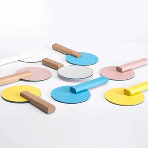 Oglinda cosmetica SPIN Paddle Vanity, 15 x 25 cm, metal, alb Oglinda cosmetica SPIN Paddle Vanity, 15 x 25 cm, metal, alb