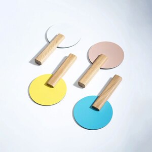 Oglinda cosmetica SPIN Paddle Vanity, 15 x 25 cm, Lemn, alb Oglinda cosmetica SPIN Paddle Vanity, 15 x 25 cm, Lemn, alb