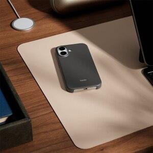 Husa telefon BEATS iPhone 17 Case cu MagSafe - Granite Gray, MGK24LL/A Husa telefon BEATS iPhone 17 Case cu MagSafe - Granite Gray, MGK24LL/A