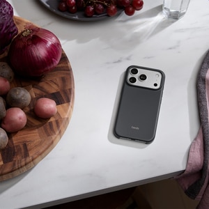 Husa telefon BEATS iPhone 17 Pro Case cu MagSafe - Granite Gray, MGKC4LL/A Husa telefon BEATS iPhone 17 Pro Case cu MagSafe - Granite Gray, MGKC4LL/A