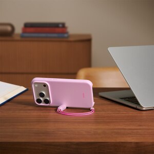 Husa telefon BEATS iPhone 17 Pro KickStand cu MagSafe - Pebble Pink, MGY84LL/A Husa telefon BEATS iPhone 17 Pro KickStand cu MagSafe - Pebble Pink, MGY84LL/A