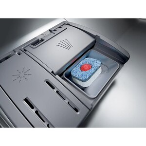 Masina de spalat vase incorporabila BOSCH SMV46KX04E, 13 seturi, 6 programe, 60 cm, Clasa E, panou comanda inox Masina de spalat vase incorporabila BOSCH SMV46KX04E, 13 seturi, 6 programe, 60 cm, Clasa E, panou comanda inox