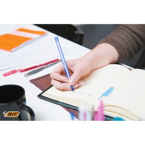 Set 8 pixuri fara mecanism BIC Round Stic, 1.0 mm, albastru Set 8 pixuri fara mecanism BIC Round Stic, 1.0 mm, albastru