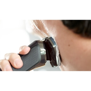 Aparat de ras PHILIPS Shaver Series 7000 S7886/55, acumulator, autonomie 60 min, SkinIQ, negru Aparat de ras PHILIPS Shaver Series 7000 S7886/55, acumulator, autonomie 60 min, SkinIQ, negru
