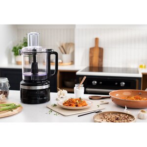 Robot de bucatarie KITCHENAID Artisan 5KFP0921EOB, 2.1l, 250W, 3 trepte de viteza, negru lucios-argintiu Robot de bucatarie KITCHENAID Artisan 5KFP0921EOB, 2.1l, 250W, 3 trepte de viteza, negru lucios-argintiu