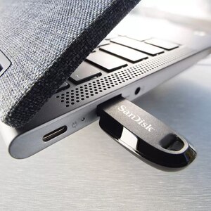 Memorie USB SANDISK Ultra Curve SDCZ550-128G-G46, 128GB, USB 3.2 Gen 1, negru Memorie USB SANDISK Ultra Curve SDCZ550-128G-G46, 128GB, USB 3.2 Gen 1, negru