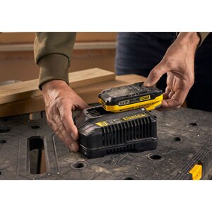 Set incarcator si acumulator pentru scule electrice STANLEY FatMax V20, 18V, 2 x 2.0Ah, Li Ion Set incarcator si acumulator pentru scule electrice STANLEY FatMax V20, 18V, 2 x 2.0Ah, Li Ion