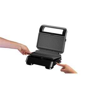 Sandwich maker BRAUN SM5006, 800W, 2 placi detasabile, negru-argintiu Sandwich maker BRAUN SM5006, 800W, 2 placi detasabile, negru-argintiu