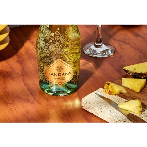 Vin spumant alb Sandara, 0.75L Vin spumant alb Sandara, 0.75L