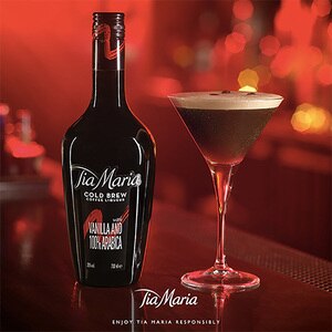 Set Lichior Tia Maria, 0.7L + 2 pahare Set Lichior Tia Maria, 0.7L + 2 pahare