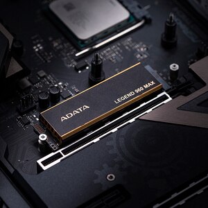 Solid-State Drive (SSD) ADATA Legend 960 Max, 2TB, PCI Express 4.0 x4, M.2, ALEG-960M-2TCS Solid-State Drive (SSD) ADATA Legend 960 Max, 2TB, PCI Express 4.0 x4, M.2, ALEG-960M-2TCS