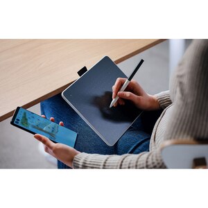 Tableta grafica WACOM One S Pen Tablet, negru-alb Tableta grafica WACOM One S Pen Tablet, negru-alb