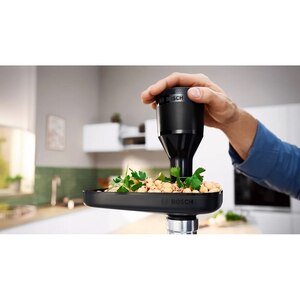 Masina de tocat carne BOSCH MFWS420W, 2.5kg/min, 1900W, accesoriu carnati/kebbe, alb-negru Masina de tocat carne BOSCH MFWS420W, 2.5kg/min, 1900W, accesoriu carnati/kebbe, alb-negru