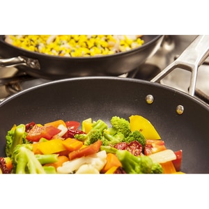 Tigaie wok RISOLI Black Plus 1810, 24 cm, aluminiu reciclat, negru Tigaie wok RISOLI Black Plus 1810, 24 cm, aluminiu reciclat, negru