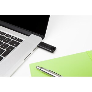Memorie USB VERBATIM Pin Stripe, 64GB, USB 3.2, negru Memorie USB VERBATIM Pin Stripe, 64GB, USB 3.2, negru