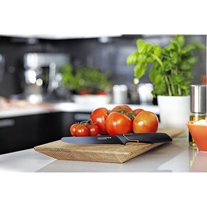 Cutit pentru decojit FISKARS Edge 1003092, 12cm, negru Cutit pentru decojit FISKARS Edge 1003092, 12cm, negru